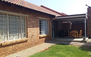 3 Bedroom Townhouse in Pierre van Ryneveld