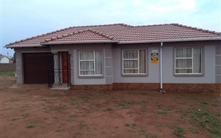 3 Bedroom House in Klarinet