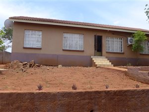 3 Bed House in Komatipoort