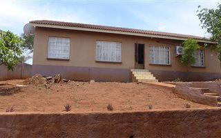 3 Bedroom House in Komatipoort