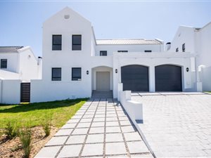 3 Bed House in Helderberg Village