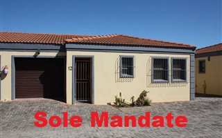 2 Bedroom Simplex in Humansdorp