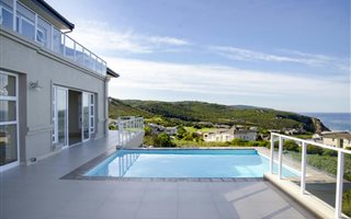 5 Bedroom House in Pezula Golf Estate