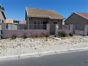 2 Bed House in Pelikan Park