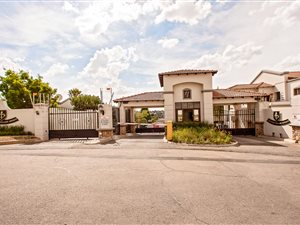 2 Bed Townhouse in Paulshof