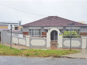 4 Bed House in Sydenham