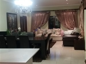 3 Bed Townhouse in Douglasdale