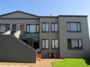 2 Bed Apartment in Randpark Ridge