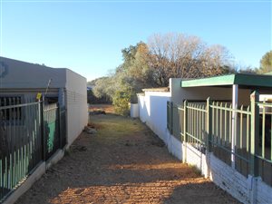 699 m² Land available in Dan Pienaar