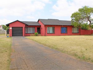 4 Bed House in Mayberry Park