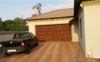 3 Bedroom House in Raslouw Manor