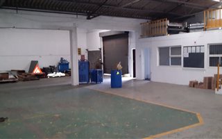 600 m² Industrial space in Deal Party