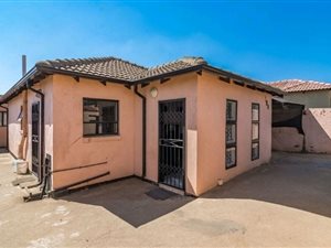 3 Bed House in Goudrand