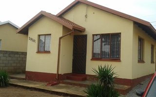 2 Bedroom House in Meadowlands