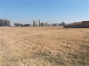 1008 m² Land available in Bakerton