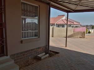 2 Bed House in Southern Gateway