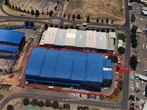 8001 m² Industrial space in Rooihuiskraal