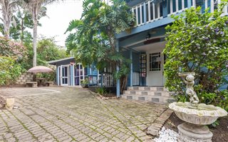 8 Bedroom House in Old Place