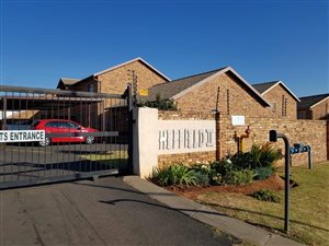 2 Bedroom Townhouse in Chloorkop