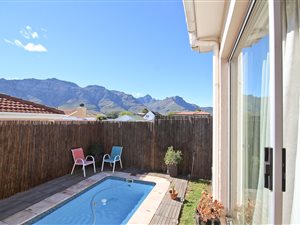 3 Bed House in Jamestown