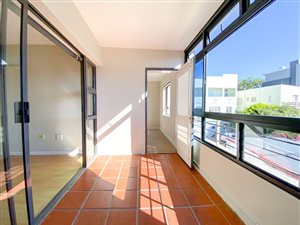 2 Bed Apartment in Vredehoek