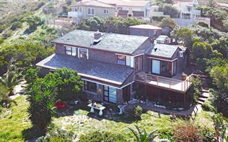 5 Bedroom House in Hout Bay and surrounds