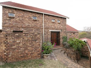 3 Bed Townhouse in Garsfontein