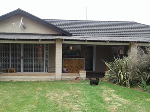 3 Bed House in Dan Pienaarville