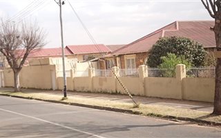 700 m² Commercial space in Turffontein