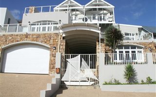 4 Bedroom House in Scott Estate