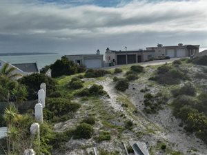 357 m² Land available in Waterfront