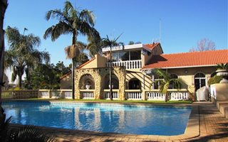4 Bedroom House in Erasmusrand