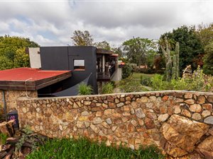 5 Bed House in Quellerina
