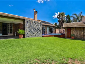 4 Bed House in Boat Lake Village