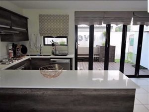 3 Bed Apartment in Rynfield