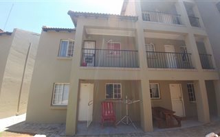 2 Bedroom Apartment in Mooivallei Park