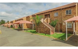 2 Bedroom Townhouse in Liefde en Vrede