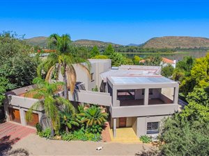 6 Bed House in Ifafi