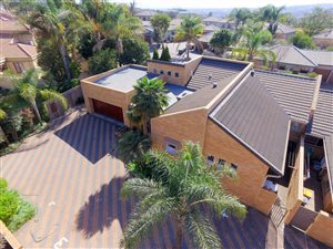 4 Bed Townhouse in Centurion Golf Estate