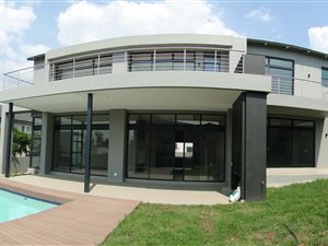 5 Bed House in Helderfontein Estate
