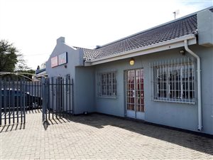 615 m² Commercial space in Denneoord
