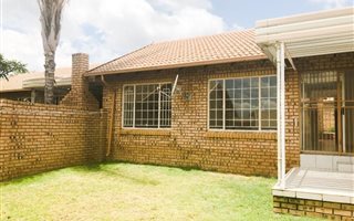 2 Bedroom Townhouse in Magalieskruin