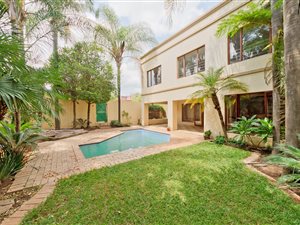 4 Bed House in Cedar Lakes