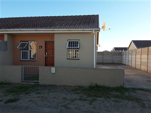 2 Bed House in Pelikan Park