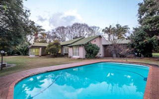 4 Bedroom House in Lynnwood Glen