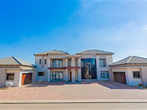 4 Bed House in Monavoni