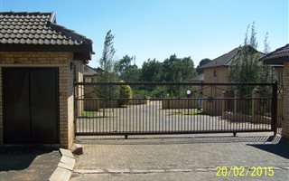 3 Bedroom Townhouse in Langenhoven Park