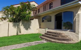 3 Bedroom Townhouse in Beacon Bay