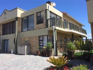 5 Bed Townhouse in Seemeeu Park