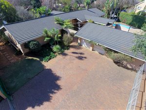 4 Bed House in Noordheuwel